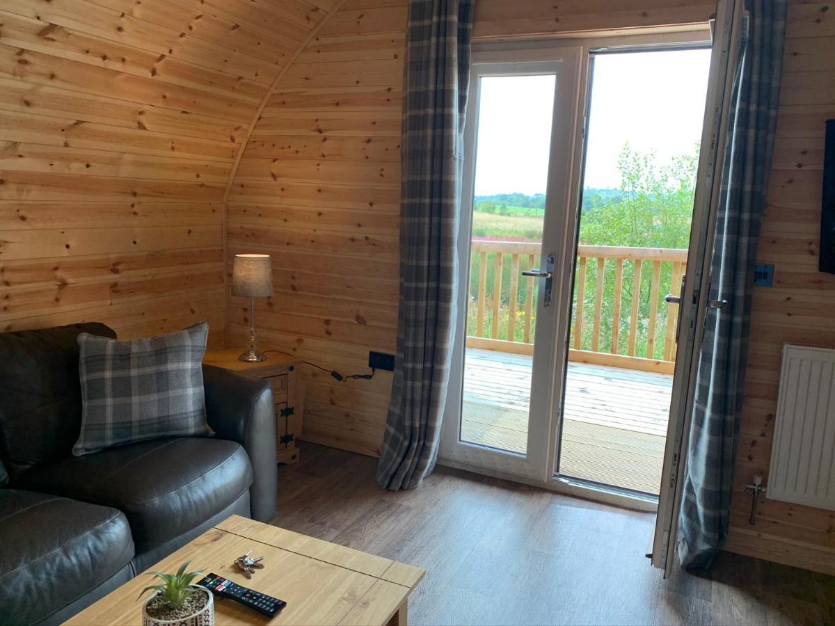 Pond View Pod 3 With Private Hot Tub -Fife - Loch Leven - Lomond Hills Villa Kelty Dış mekan fotoğraf