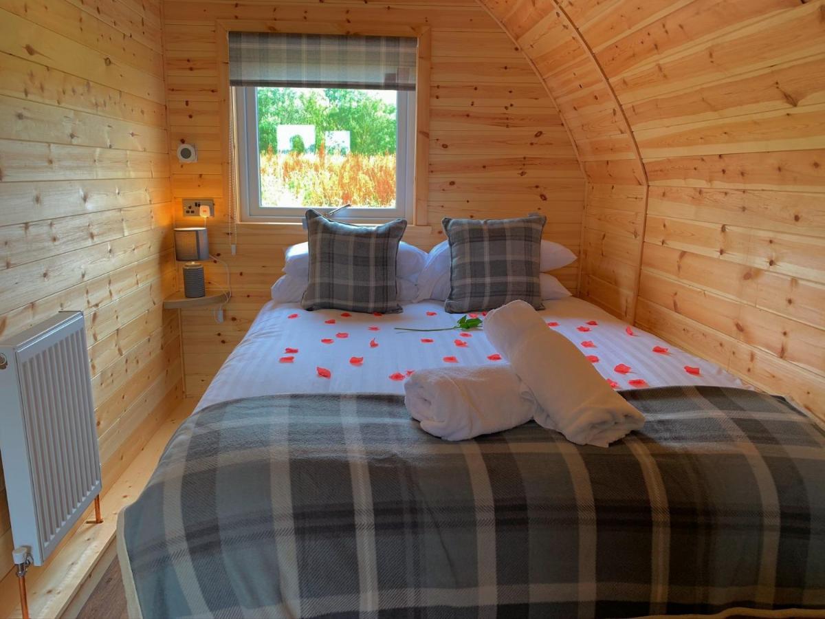 Pond View Pod 3 With Private Hot Tub -Fife - Loch Leven - Lomond Hills Villa Kelty Dış mekan fotoğraf