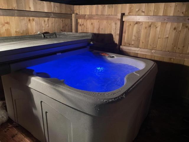 Pond View Pod 3 With Private Hot Tub -Fife - Loch Leven - Lomond Hills Villa Kelty Dış mekan fotoğraf